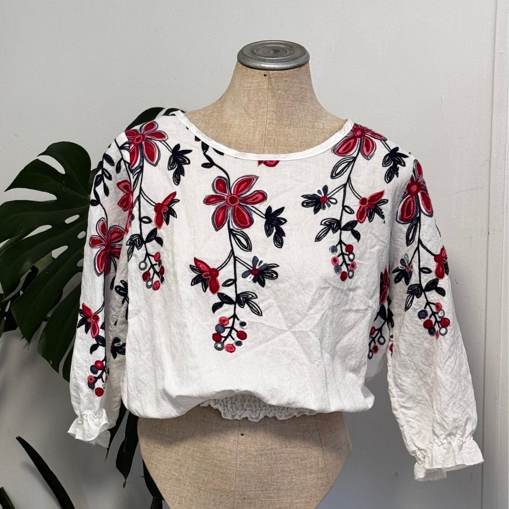Kindred Embroidered Floral Blouse Womens Large White Boho Smocked Hem Top